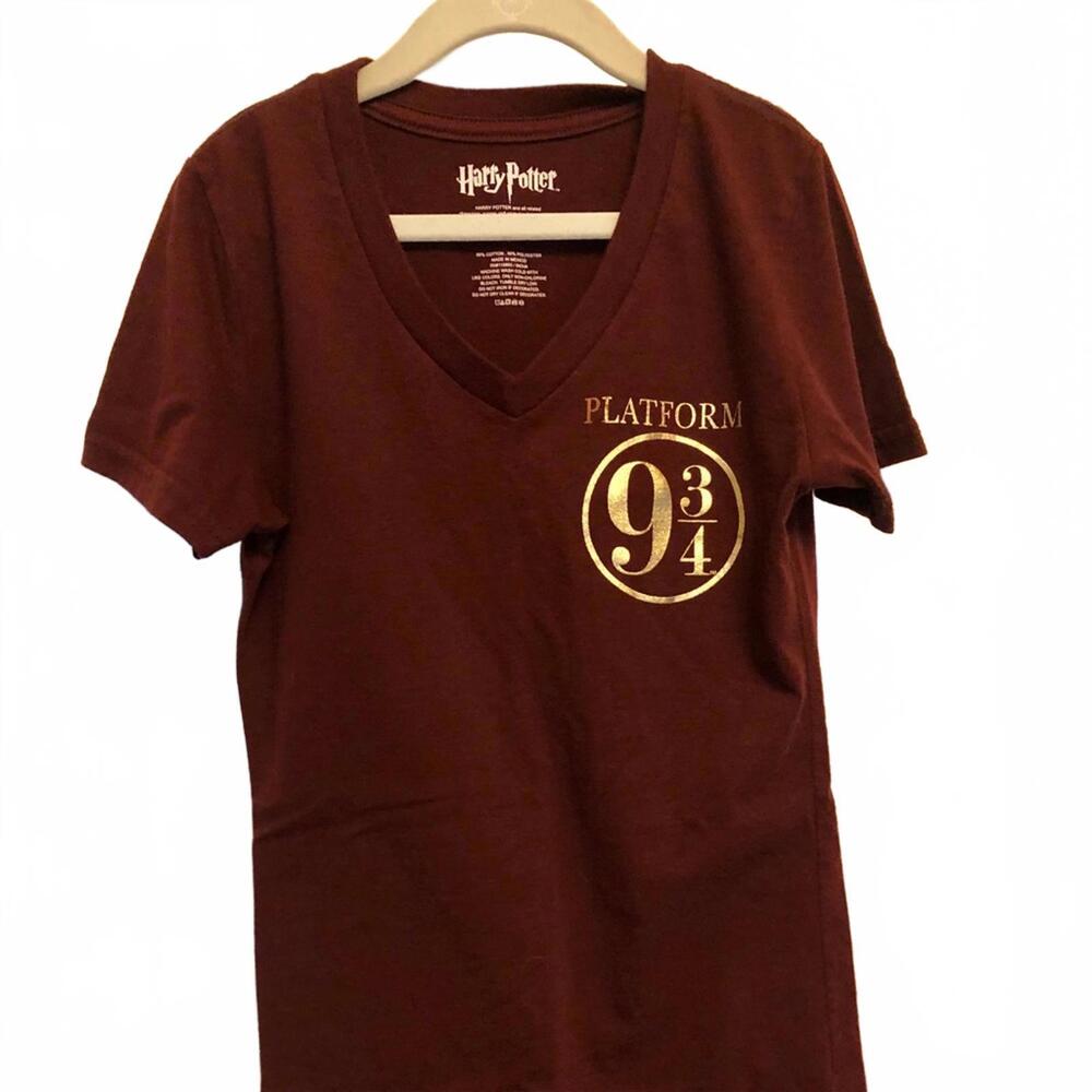 Juniors Harry Potter Platform 9 3/4 v-neck T shirt
